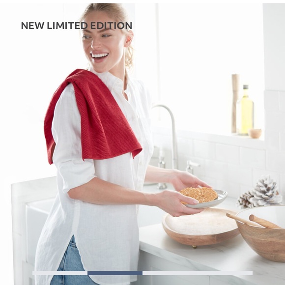 Norwex Kitchen Towel Cranberry Limited Edition NWT - Picture 2 of 9